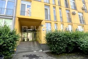 комерційна за адресою Регенераторна вул., 4 к7