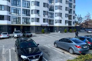 комерційна за адресою Мисливська вул., 24