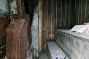 комерційна за адресою Центральна, 2а