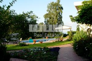 будинок за адресою Миру