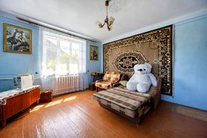 дом по адресу Центральна, 8