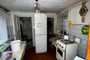 будинок за адресою Центральна, 1