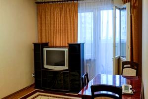 квартира за адресою Анни Ахматової вул., 43