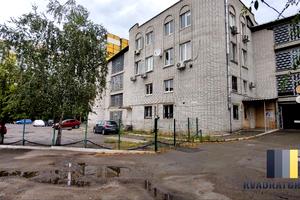 комерційна за адресою Добровольців пров., 3