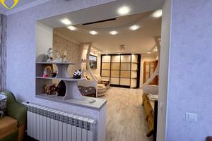 квартира за адресою Тополина вул., 18