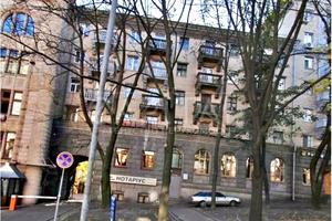 комерційна за адресою Прорізна вул., 3