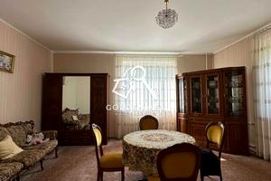 будинок за адресою Українська вул.