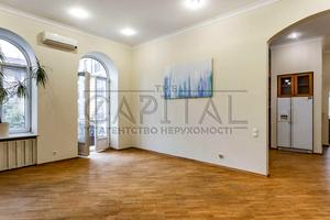 комерційна за адресою Лютеранська вул., 12