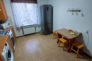 квартира за адресою Озерна вул. (Червоних Майовщиків), 37