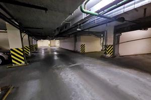 паркомісце за адресою Срібнокільська вул., 1