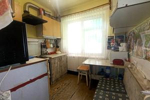кімната за адресою Максимовича, 9А