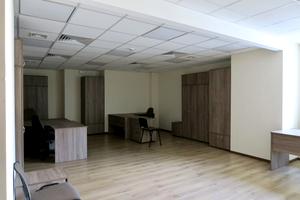 комерційна за адресою майдан Незалежності пл., 2