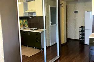 квартира за адресою Платанова вул., 82