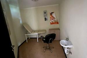 комерційна за адресою Будівельників вул., 2