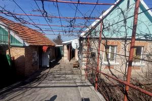 будинок за адресою В'ячеслава Радіонова