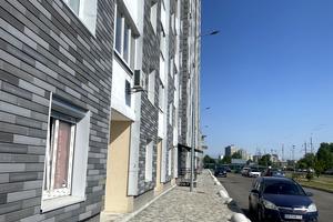 комерційна за адресою Ревуцького вул., 54