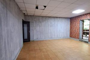 комерційна за адресою Покутська вул., 2