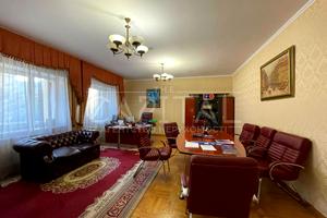 комерційна за адресою Київ, Загорівська вул. (Багговутівська), 17