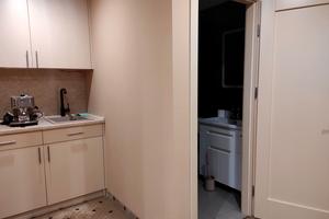 комерційна за адресою Леонтовича вул. (Бєлінського), 4