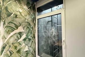 комерційна за адресою Дніпровська набережна вул., 18