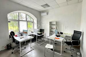 комерційна за адресою Петра Григоренка просп., 26