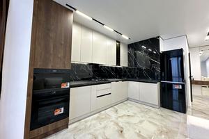 квартира за адресою Степана Бандери вул., 77-Б