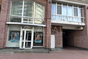 комерційна за адресою Володимира Івасюка просп. (Героїв Сталінграду), 4
