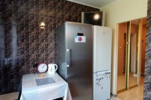 квартира за адресою Зарічанська вул., 32