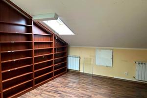 комерційна за адресою Саксаганського вул., 106Б