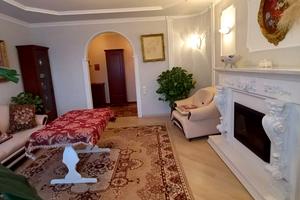 квартира за адресою Тополина вул., 10