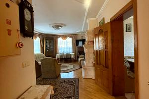 будинок за адресою с. Крихівці, Сірка Івана вул., 27