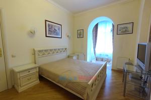 квартира за адресою Шовковична вул., 23