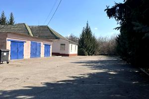 комерційна за адресою Степана Чобану вул. (Добровольського), 1