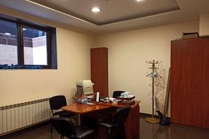 комерційна за адресою Анатолія Бачинського вул., 100