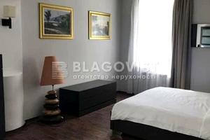 будинок за адресою Валерія Лобановського просп. (Червонозоряний)