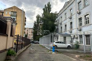 комерційна за адресою Саксаганського вул., 88