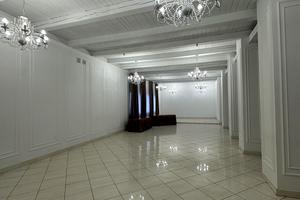 комерційна за адресою Романенка, 1А