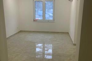 комерційна за адресою Миколи Вінграновського вул., 2