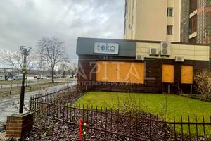 комерційна за адресою Дніпровська набережна вул., 13