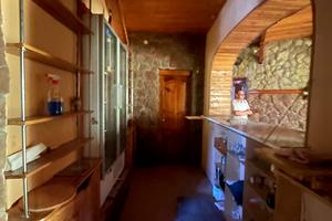 комерційна за адресою Соборна, 2А