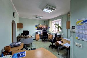 коммерческая по адресу Леси Украинки ул., 19