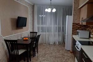 квартира за адресою Анни Ахматової вул., 32/18