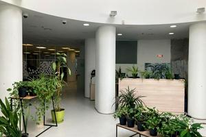 комерційна за адресою майдан Незалежності пл., 1