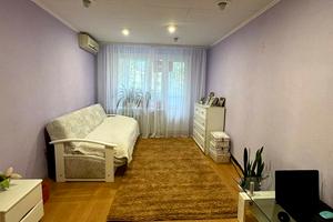 квартира за адресою Івана Дзюби вул. (Сім'ї Сосніних), 12