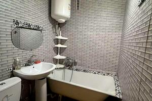 квартира за адресою Космонавтів вул., 48