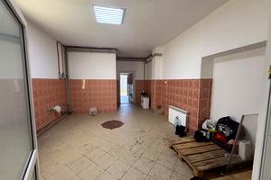 комерційна за адресою Смолиста вул., 10