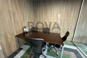 комерційна за адресою Антоновича вул. (Горького), 7