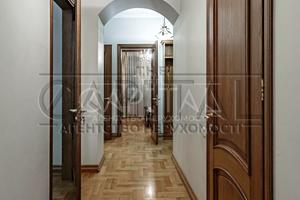 комерційна за адресою Саксаганського вул., 29