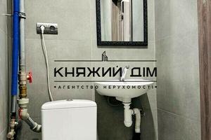 комерційна за адресою Михайла Максимовича вул. (Онуфрія Трутенка), 24