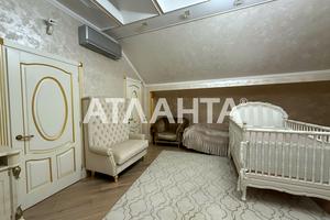 будинок за адресою Центральна вул., 1